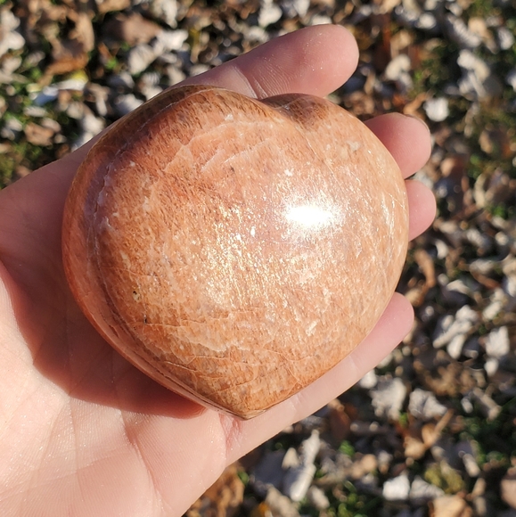 Super flashy peach moonstone heart - Picture 2 of 6